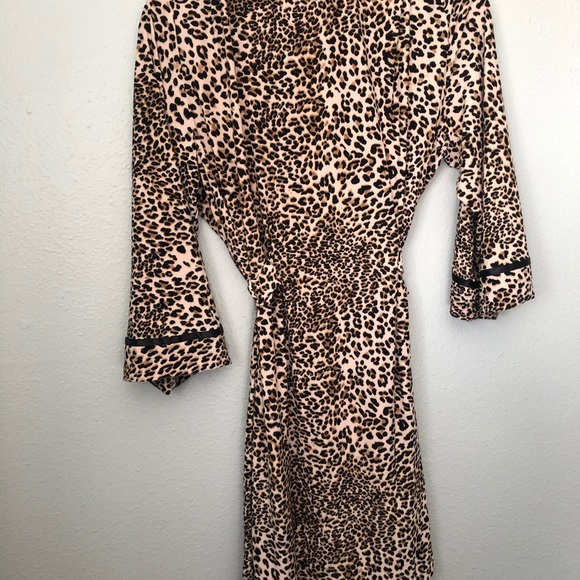 Soft Thin Robe - Picture 4 of 5